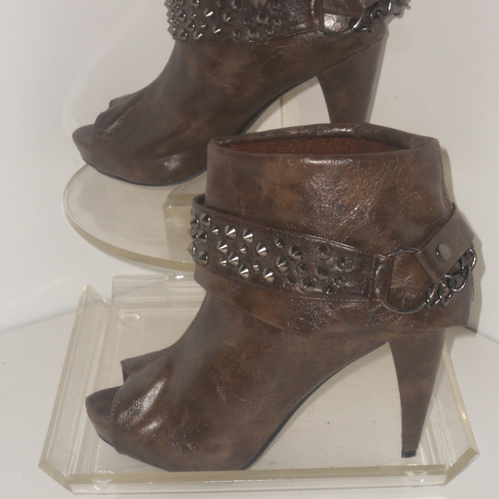 BRECKELLES BROWN PEEP TOE ANKLE BOOTS SIZE 8
